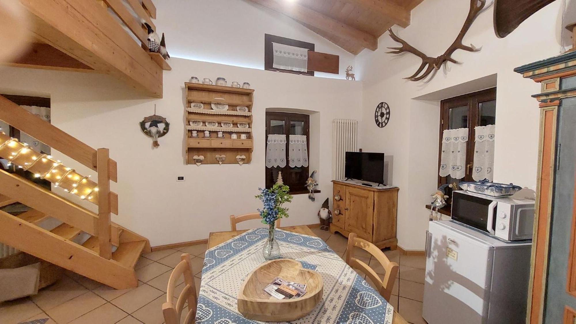 Loft Della Perpetua Di Casa Bernardi, Fuga Romantica Petfriendly Montagnaga  Exterior photo